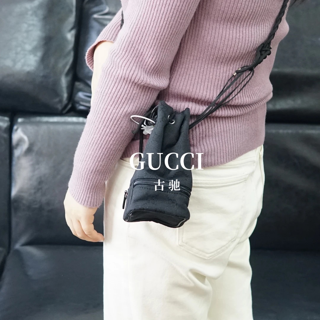 95新 GUCCI/古驰 黑色斜挎包/JJ01707410/7410
