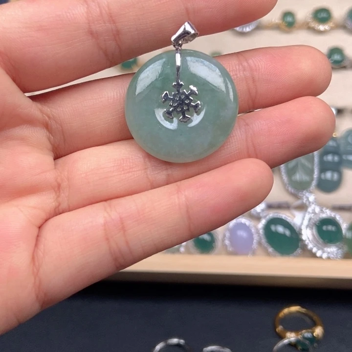 翡翠未镶嵌戒指吊坠