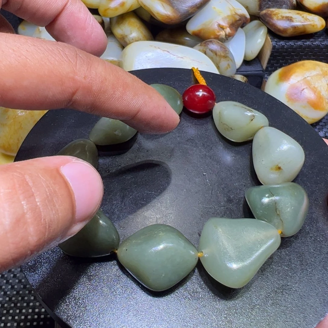 和田玉未镶嵌颈饰79克