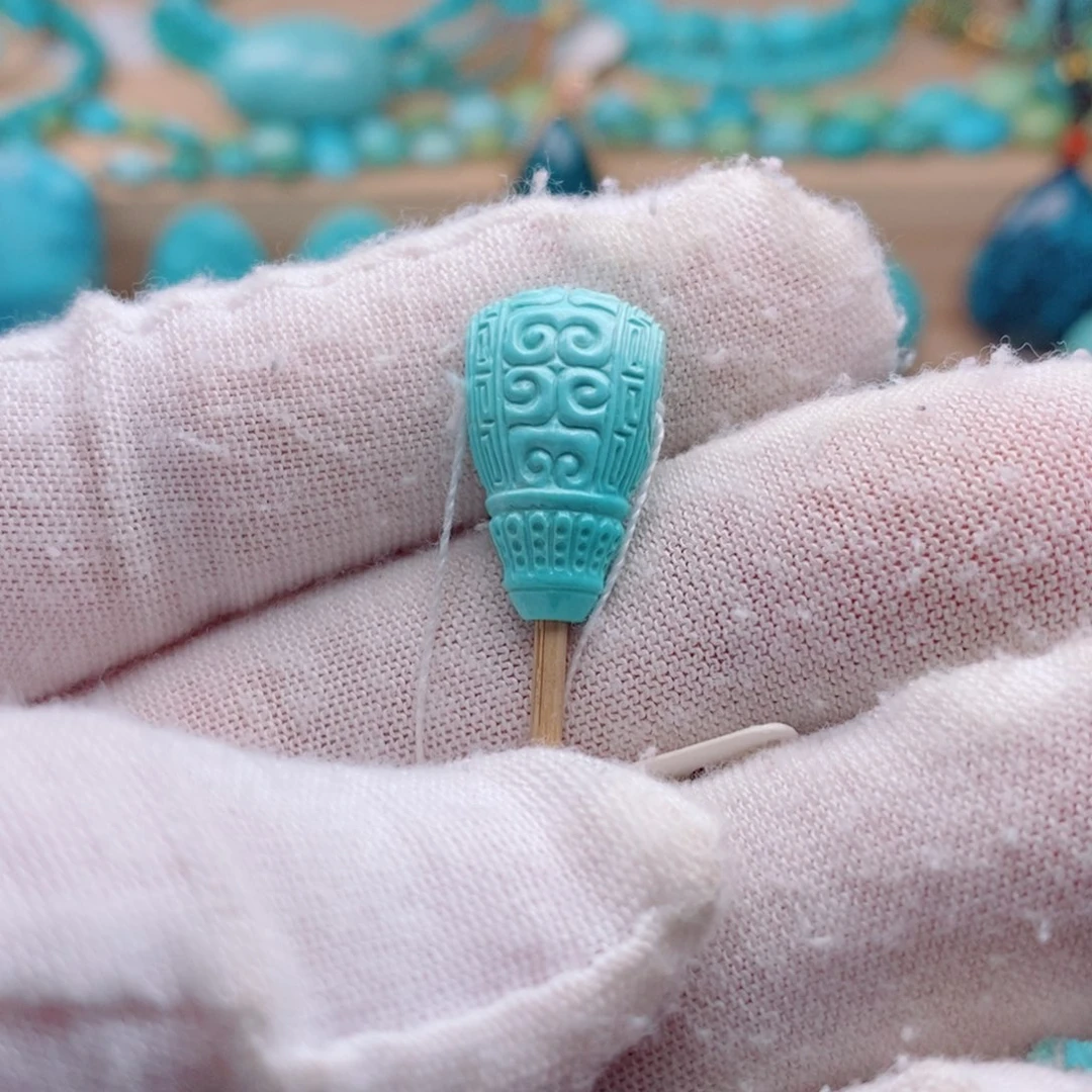 绿松石未镶嵌挂件