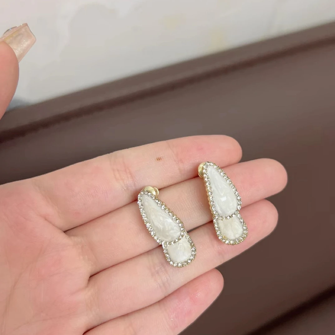合金耳饰 一式两戴水滴时尚耳钉女复古港风气质耳环独特小众设计