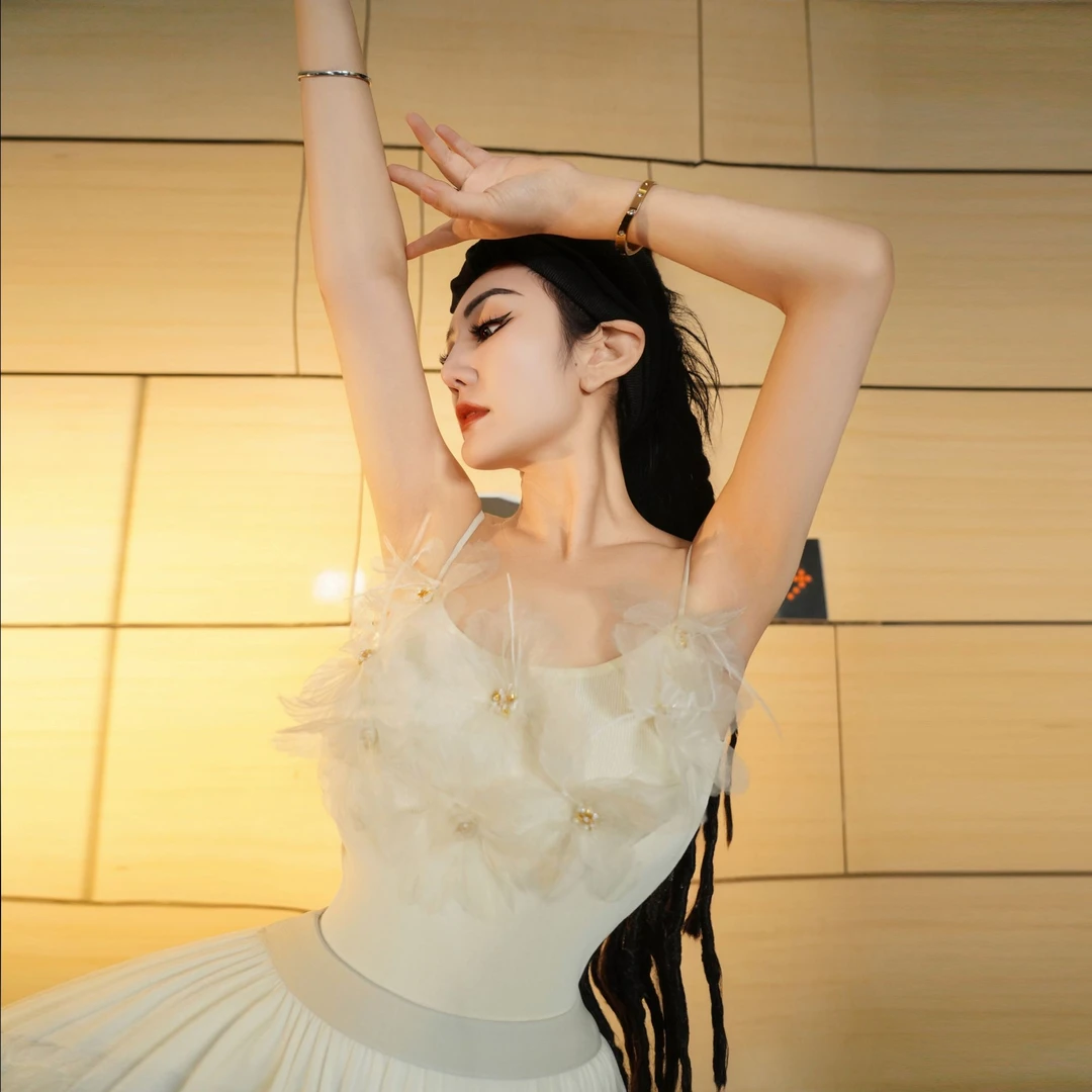 【星姐推荐】星原创高级定制【夏日微风】设计师夏季轻奢名媛吊带上衣