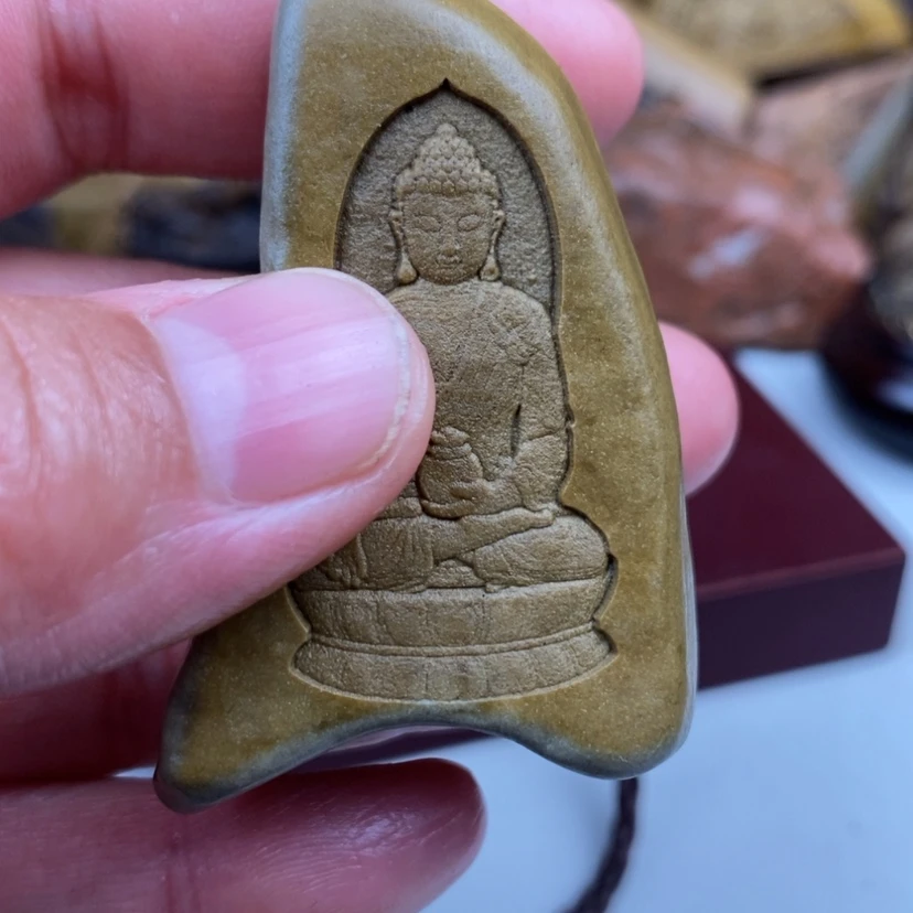 【闪购商品】原石雕刻手把件，脖挂件