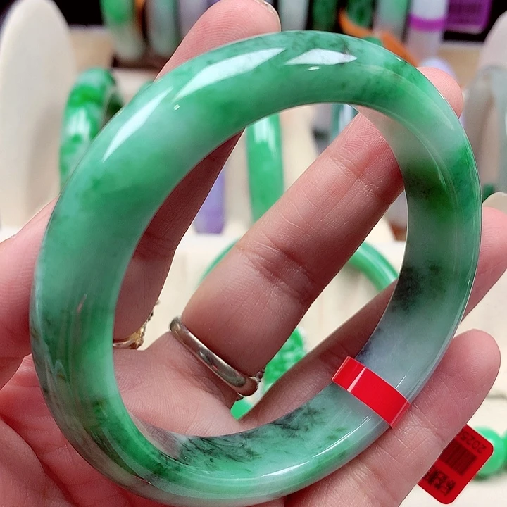 翡翠未镶嵌手镯翡翠