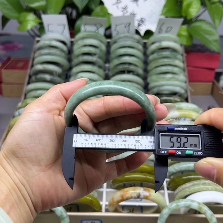 蛇纹石玉未镶嵌手镯22