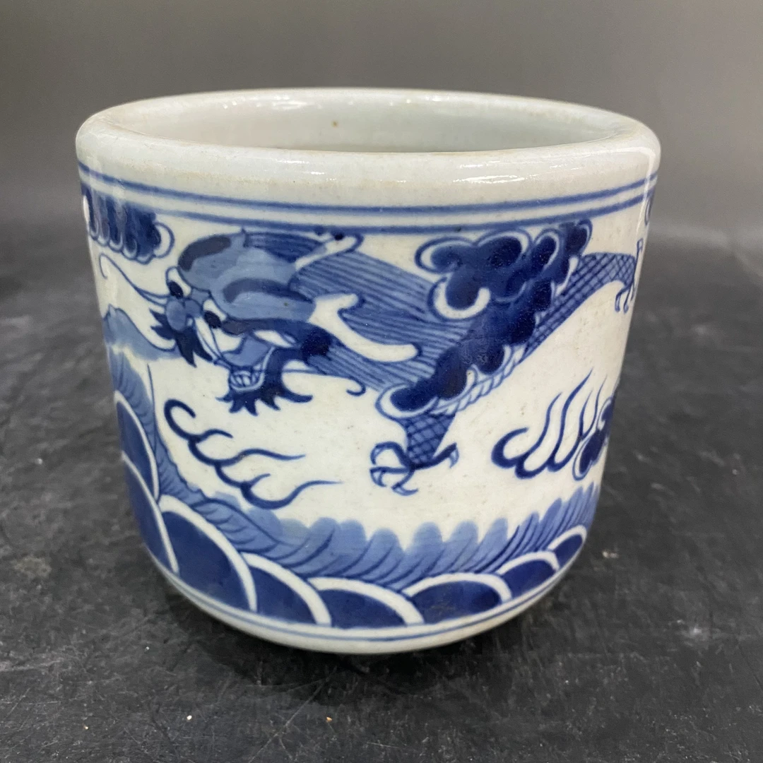 2231 青花过墙龙纹炉