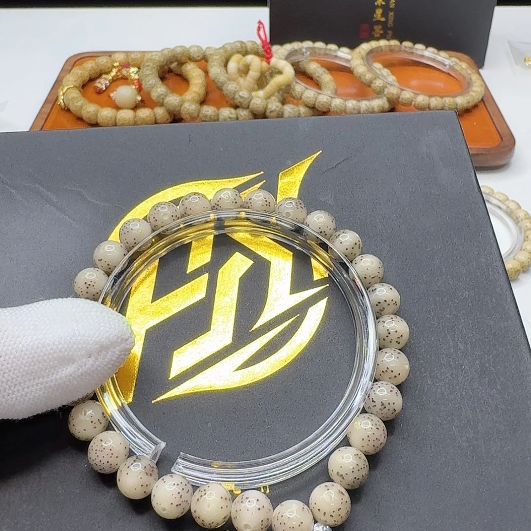 吊坠星月菩提119梵天冰糖通体8左右圆手持一物一图