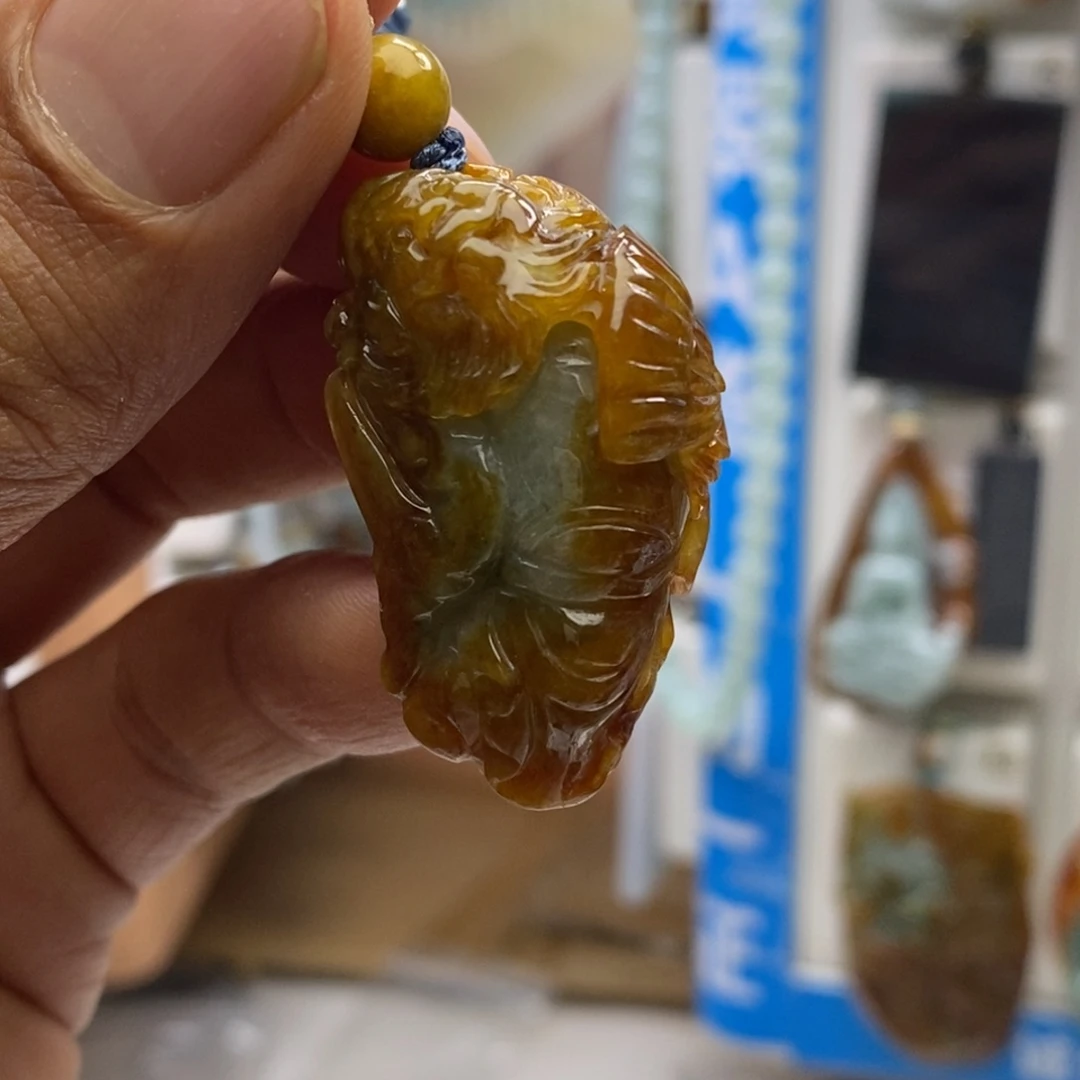 翡翠未镶嵌颈饰大***张钟馗