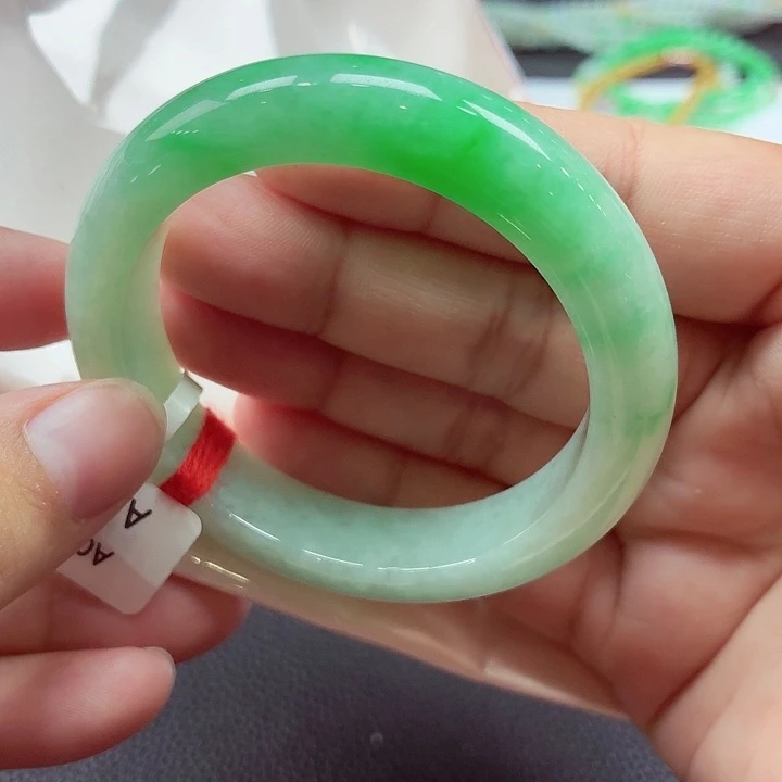 翡翠未镶嵌手镯天然缅甸A货翡翠