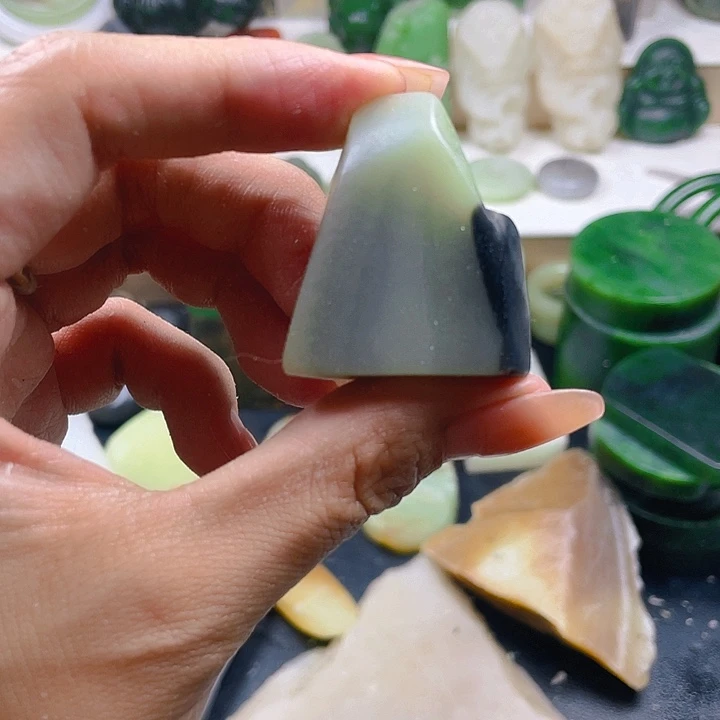 和田玉未镶嵌珠宝半成品