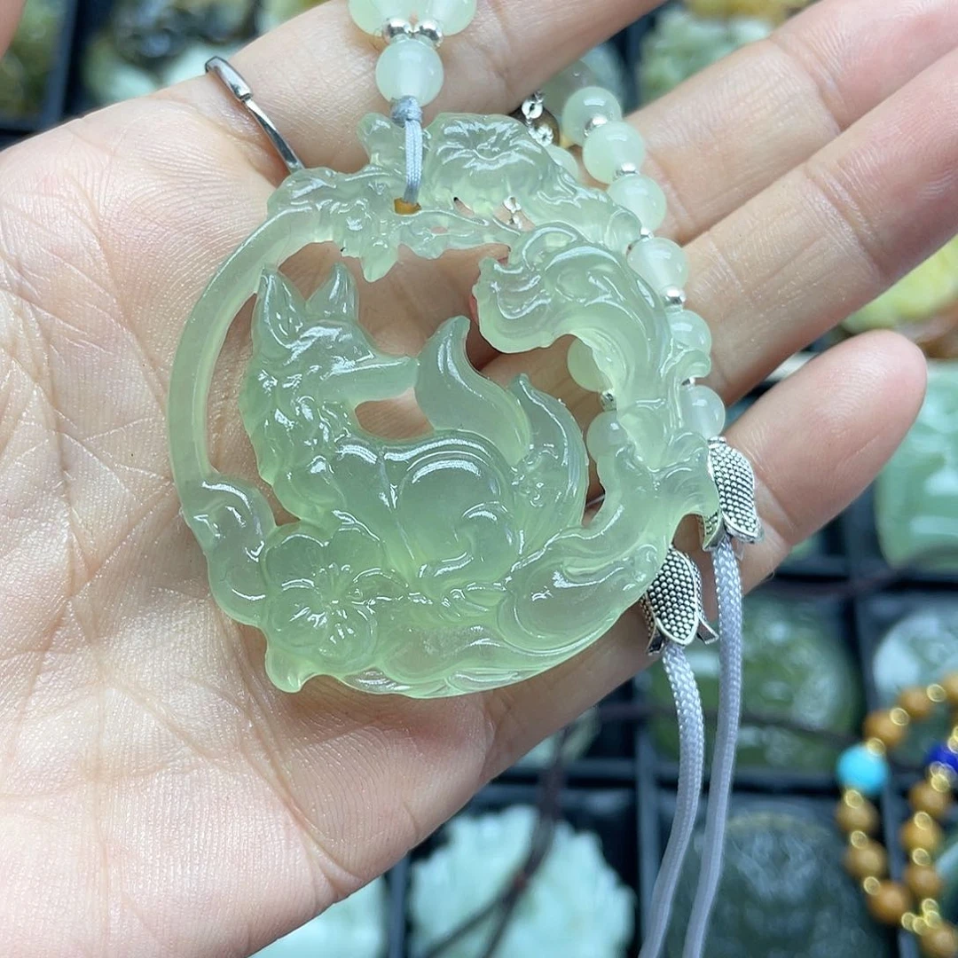 蛇纹石玉未镶嵌颈饰