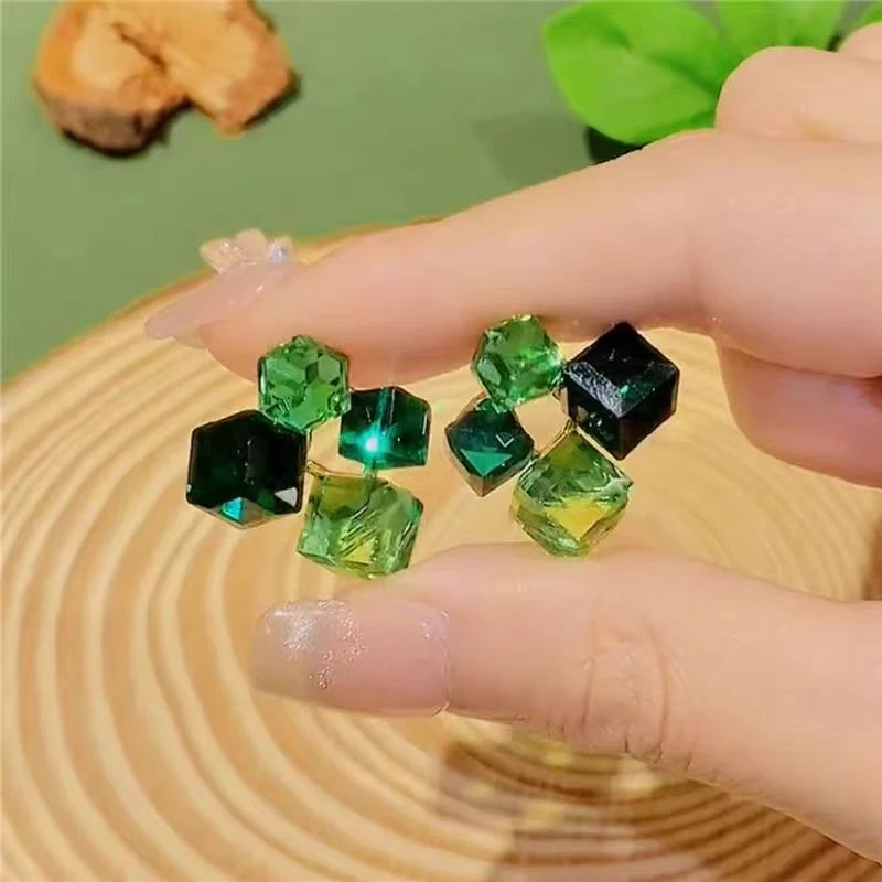 铜合金无非金属耳饰 气质轻奢时尚百搭绿色复古法式小众耳环5853