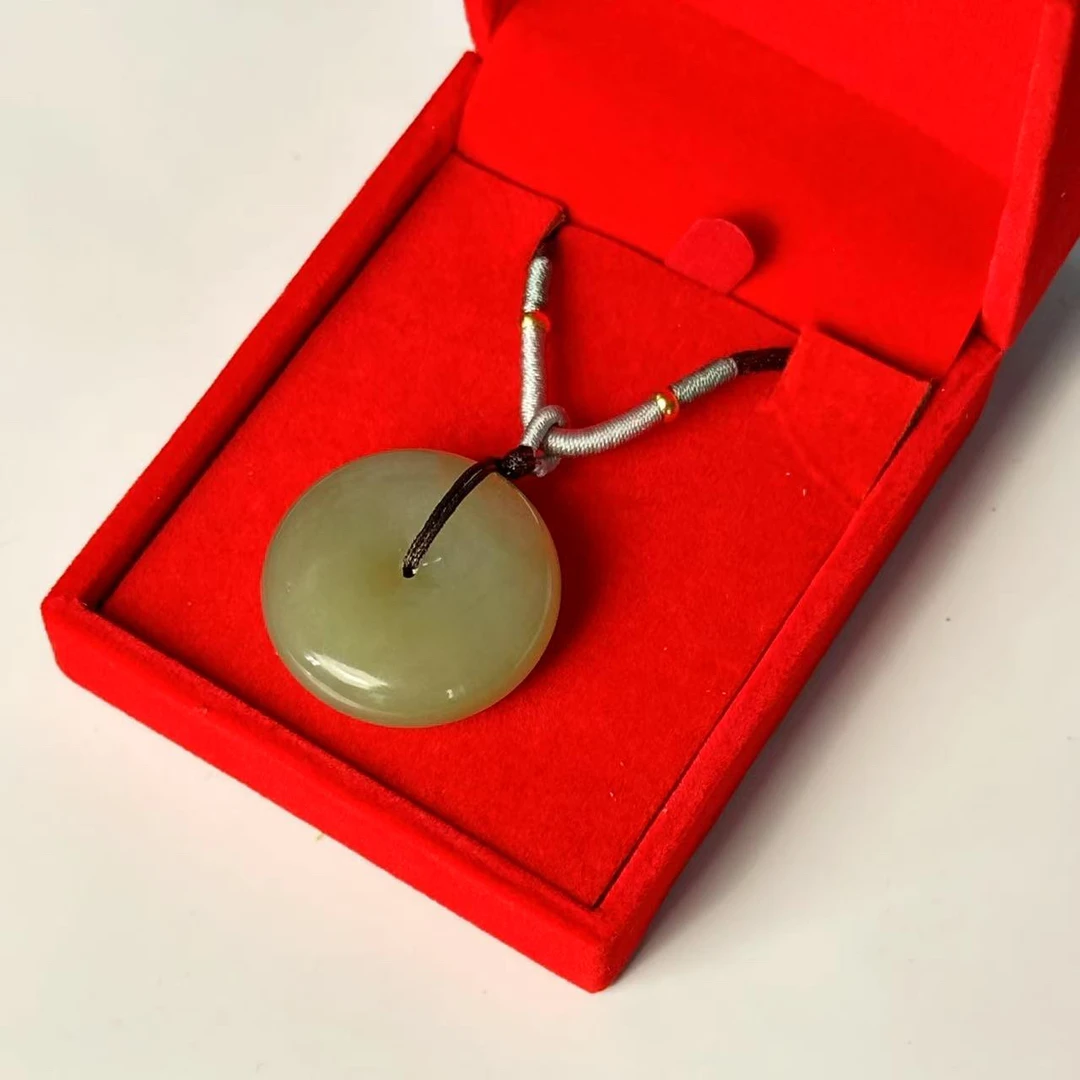 精品和田玉平安扣吊坠保平安超好看