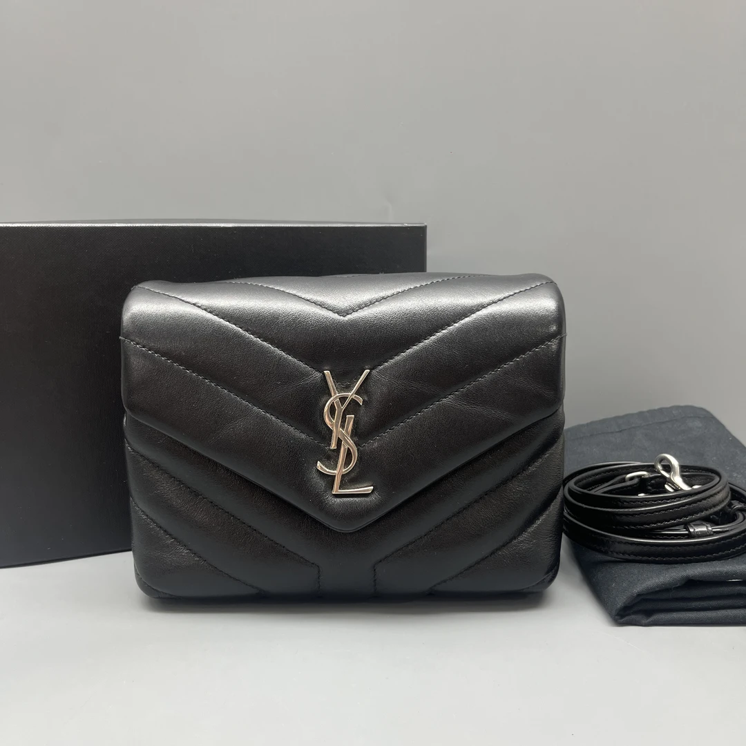 95新 YSL/圣罗兰 黑银Loulou方胖子 尺寸19*14 SV16628