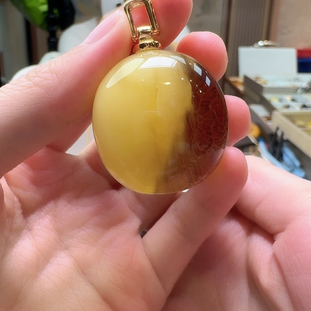 琥珀未镶嵌颈饰吊坠