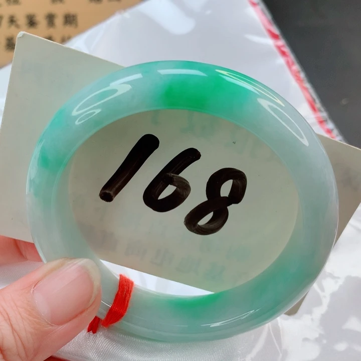 翡翠未镶嵌手镯正