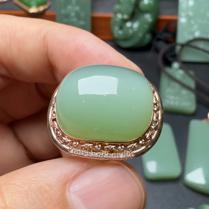 晨***@和田玉未镶嵌颈饰