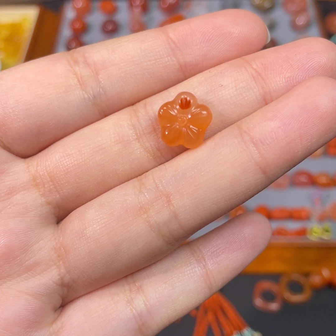 南红玛瑙未镶嵌小桃花卡10.8