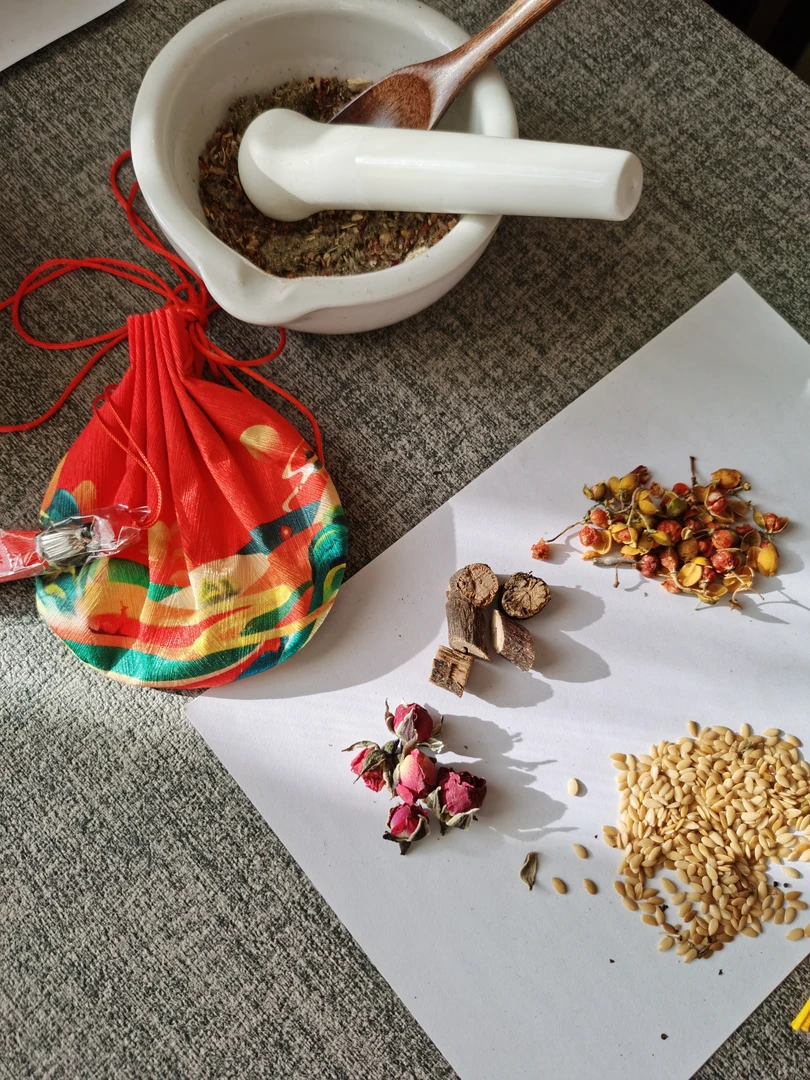 『解困清爽 香囊』手工制作 草本植物 解困提神 香囊