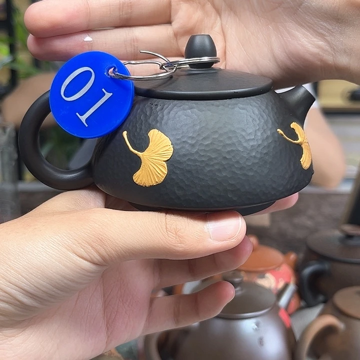 170毫升微微瑕纯手工锤纹堆雕石瓢壶