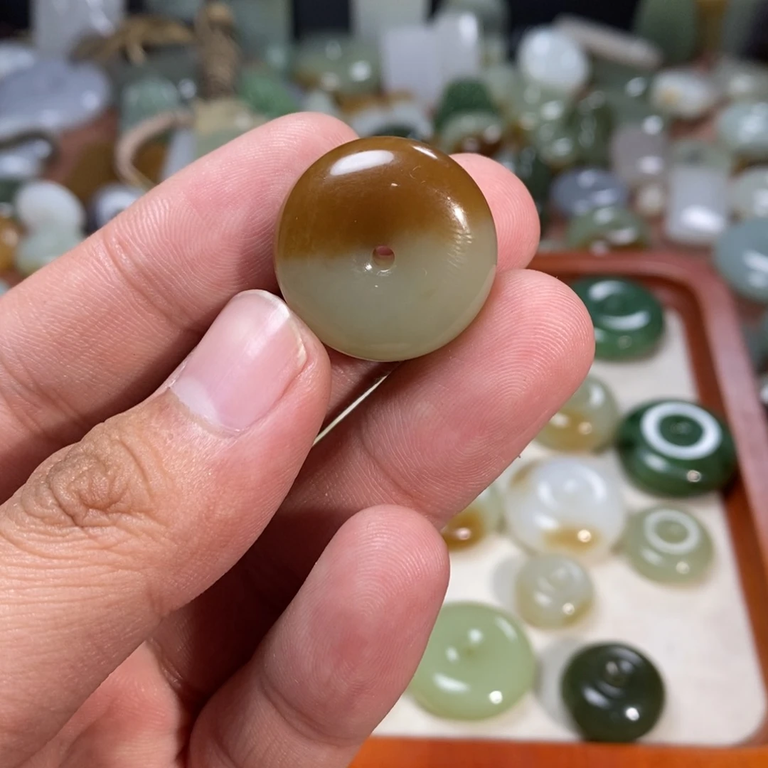 和田玉吊坠(不含链)未镶嵌墨**染