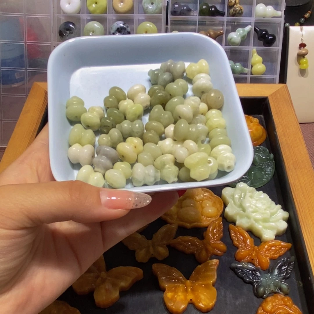 蛇纹石玉未镶嵌颈饰125