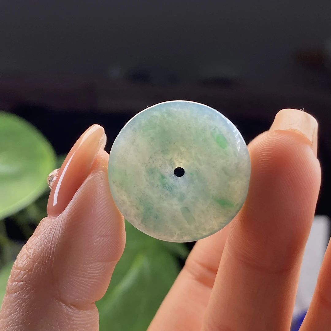 天然缅甸翡翠，乌鸡飘金丝绿平安扣24.7×4.7