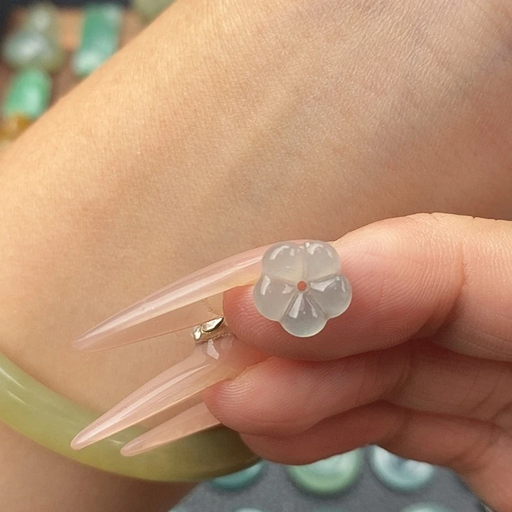 颈饰未镶嵌翡翠花