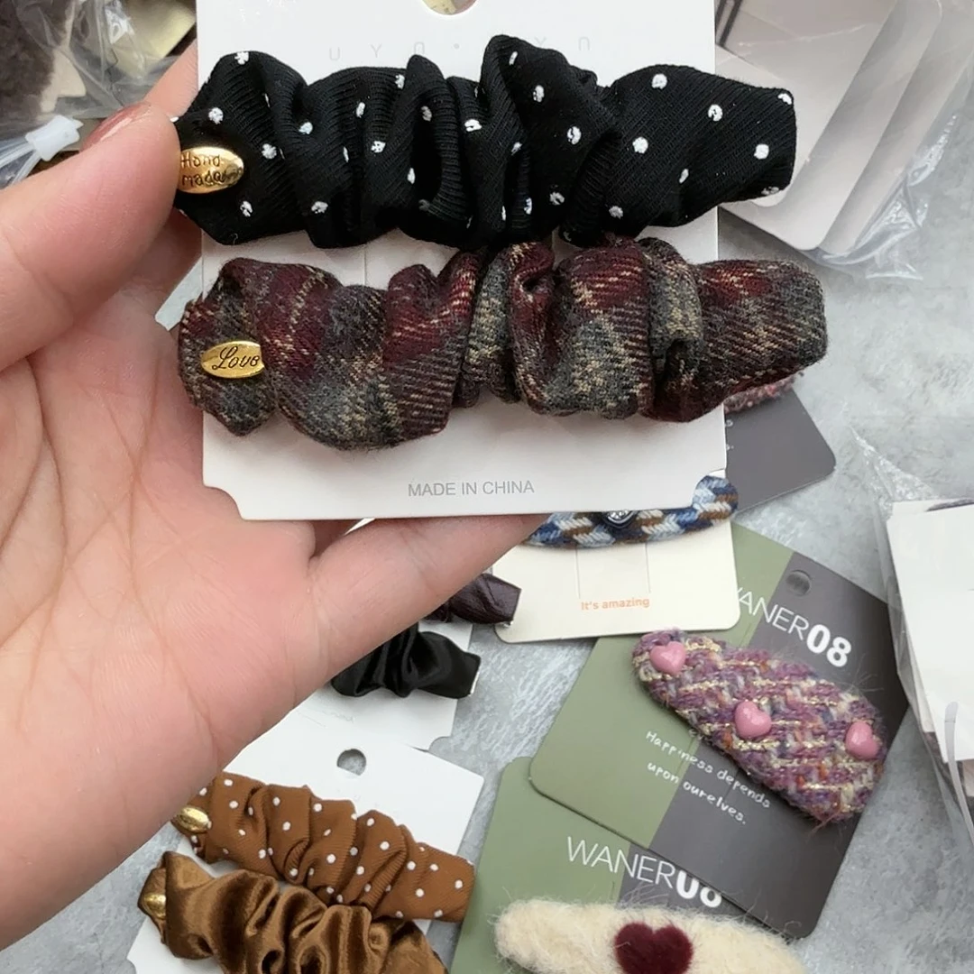布艺非金属波点格子鸭架
