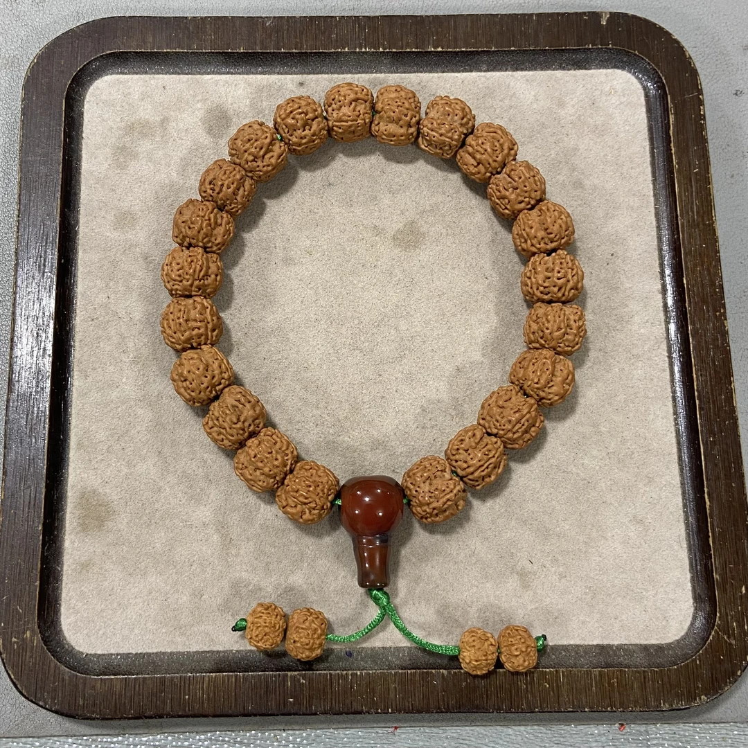 A573金刚菩提单圈手串（底色 配饰多样发其一）