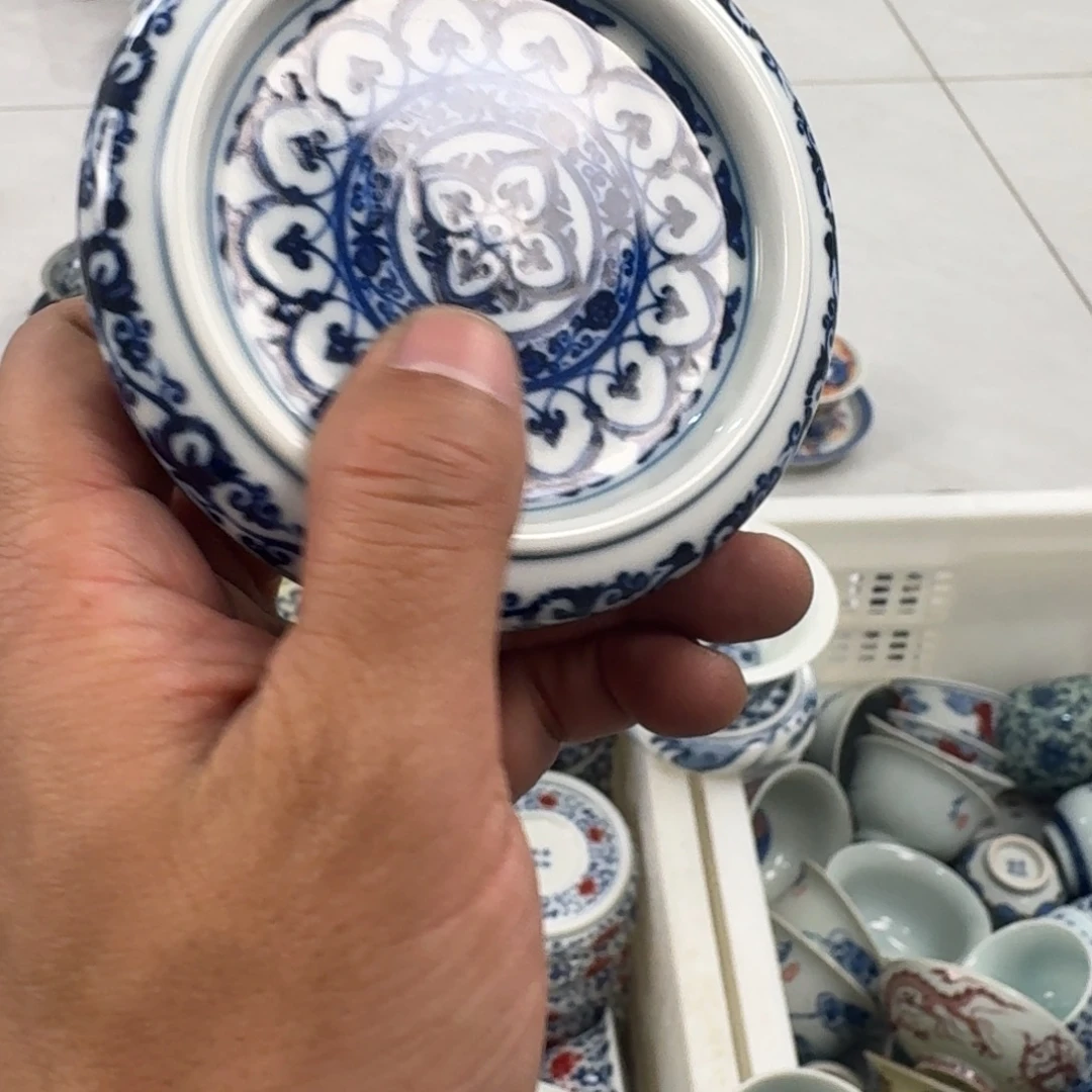 摆件青花宝箱盖置