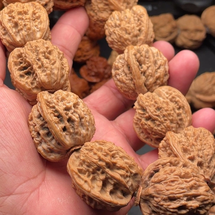 文玩核桃吊坠2虎头