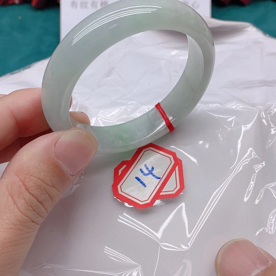 翡翠手镯未镶嵌媛14444444444