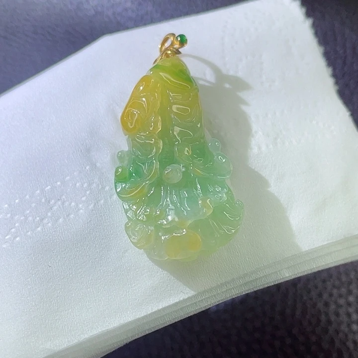 翡翠颈饰18K金镶嵌翡翠