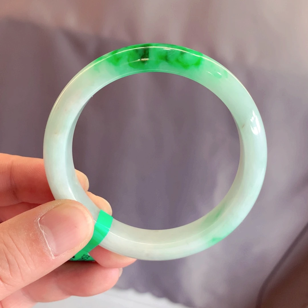 翡翠手镯未镶嵌缅甸翡翠