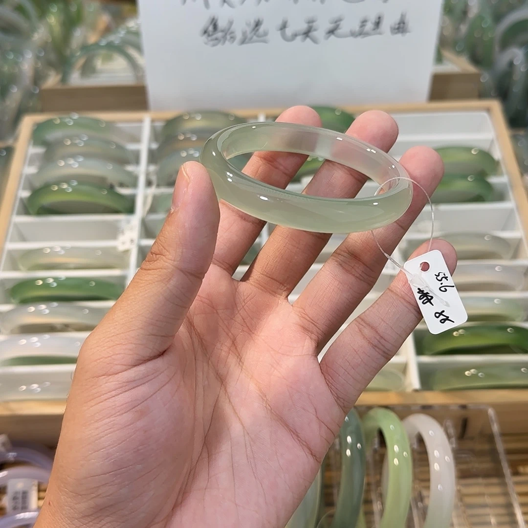 玛瑙/玉髓未镶嵌手镯圈口55.6
