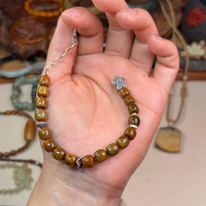 铁***️岫岩河磨玉（透闪石质玉）未镶嵌手镯