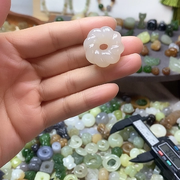 未镶嵌和田玉挂件麻花扣