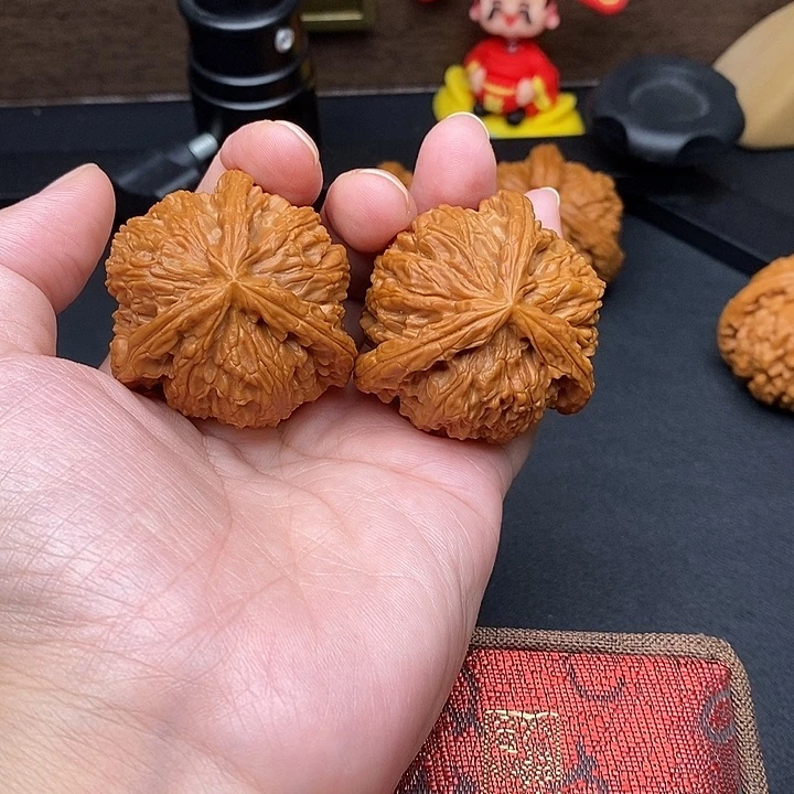 夺***包文玩核桃把件白奔