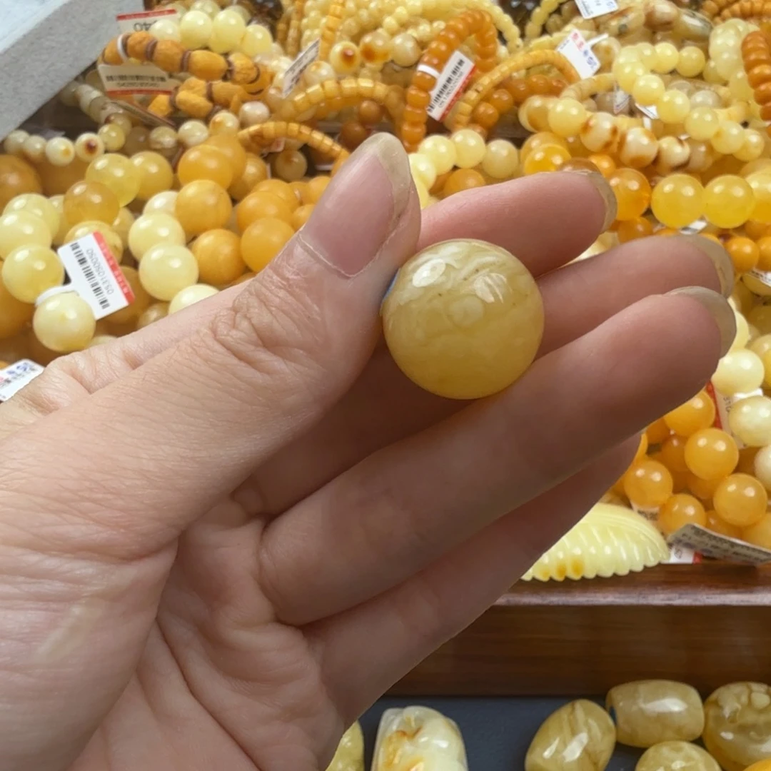 未镶嵌琥珀珠宝奇石