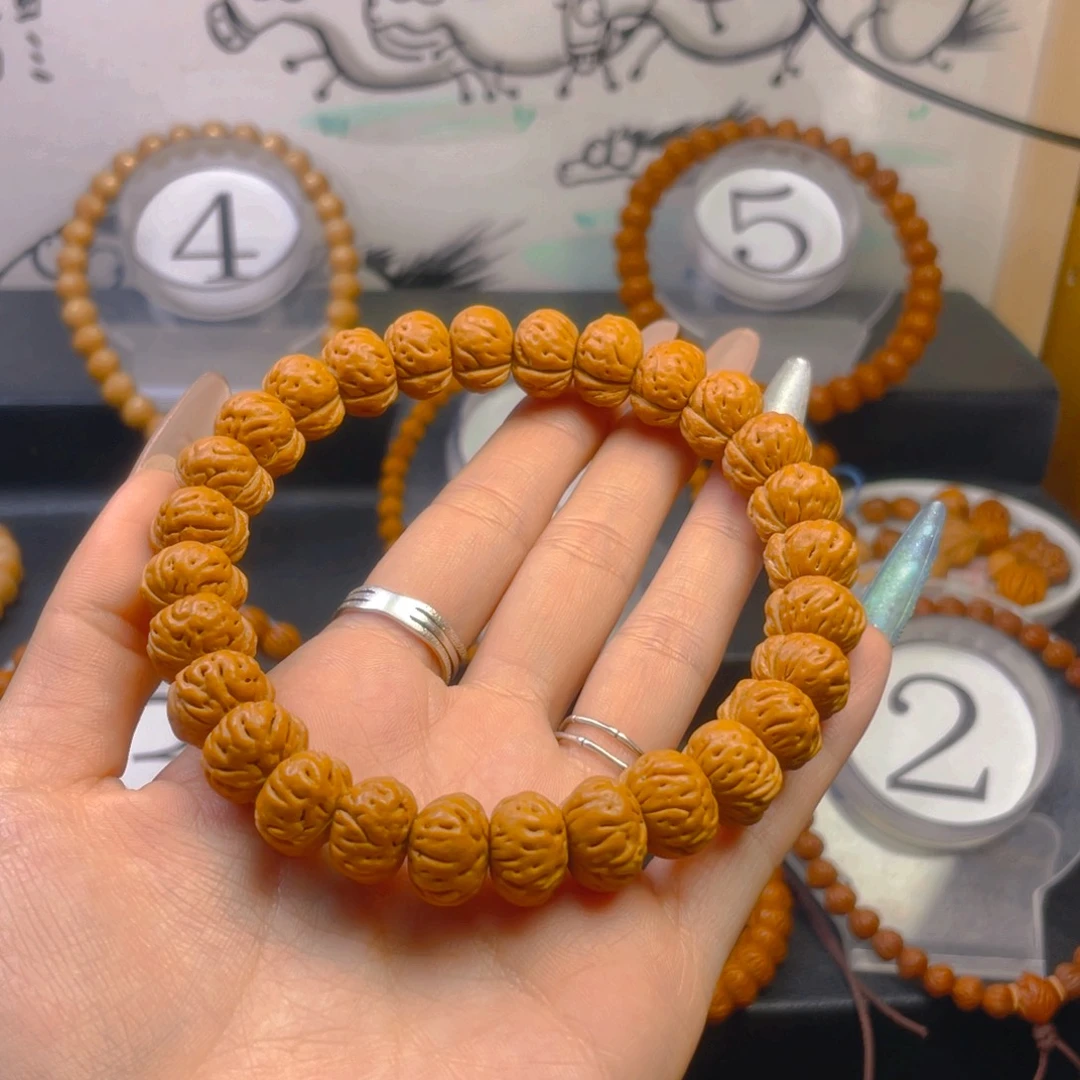 桃核吊坠1.44444444444444