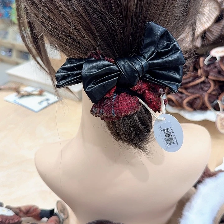 布艺非金属黑色皮蝴蝶结