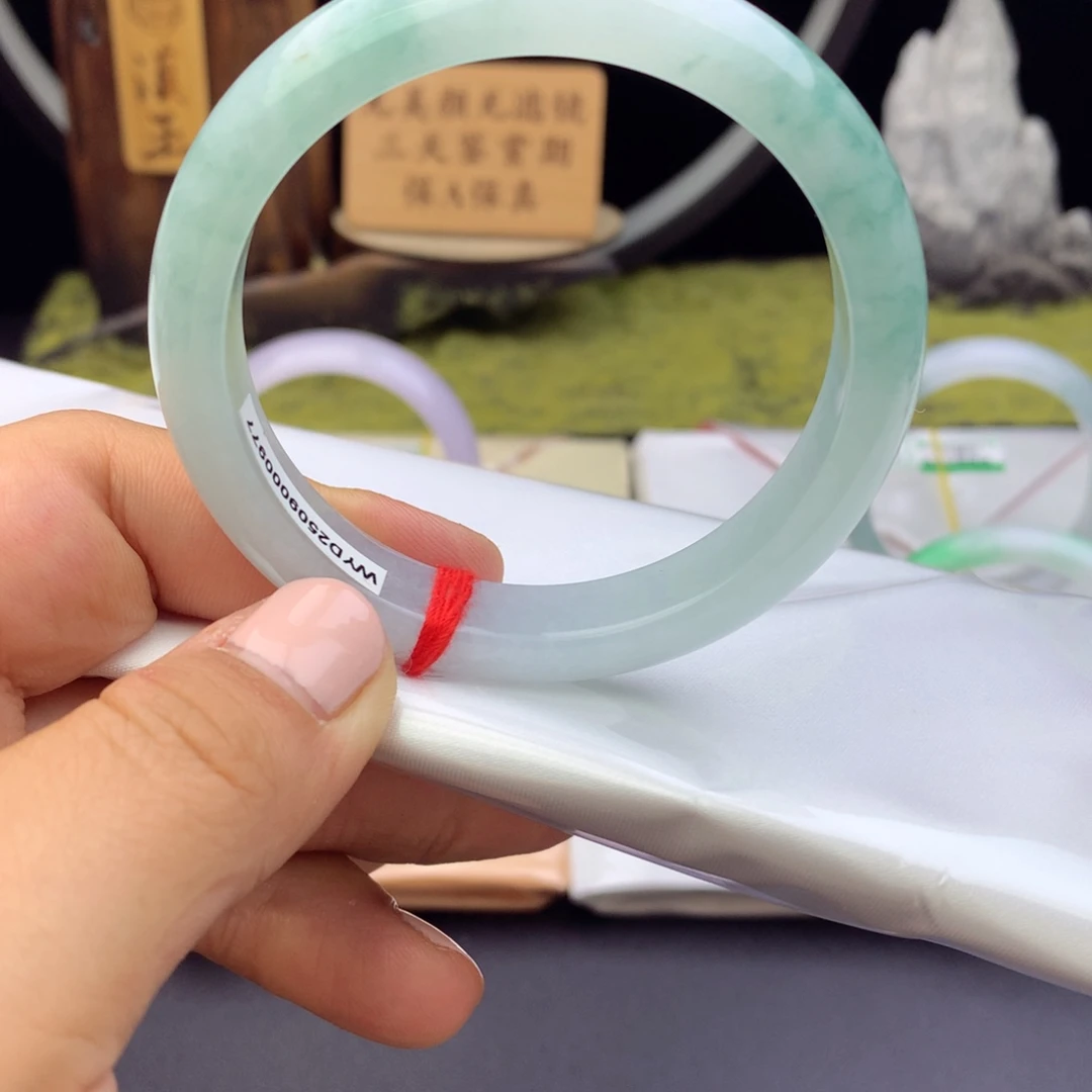 未镶嵌手镯翡翠纯天然