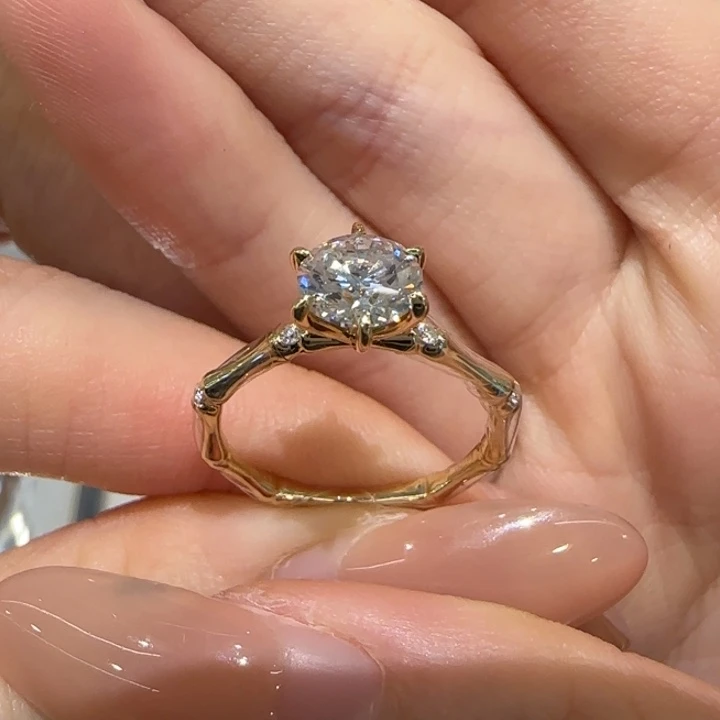 实验室培育钻石18K金镶嵌1卡竹节设计款