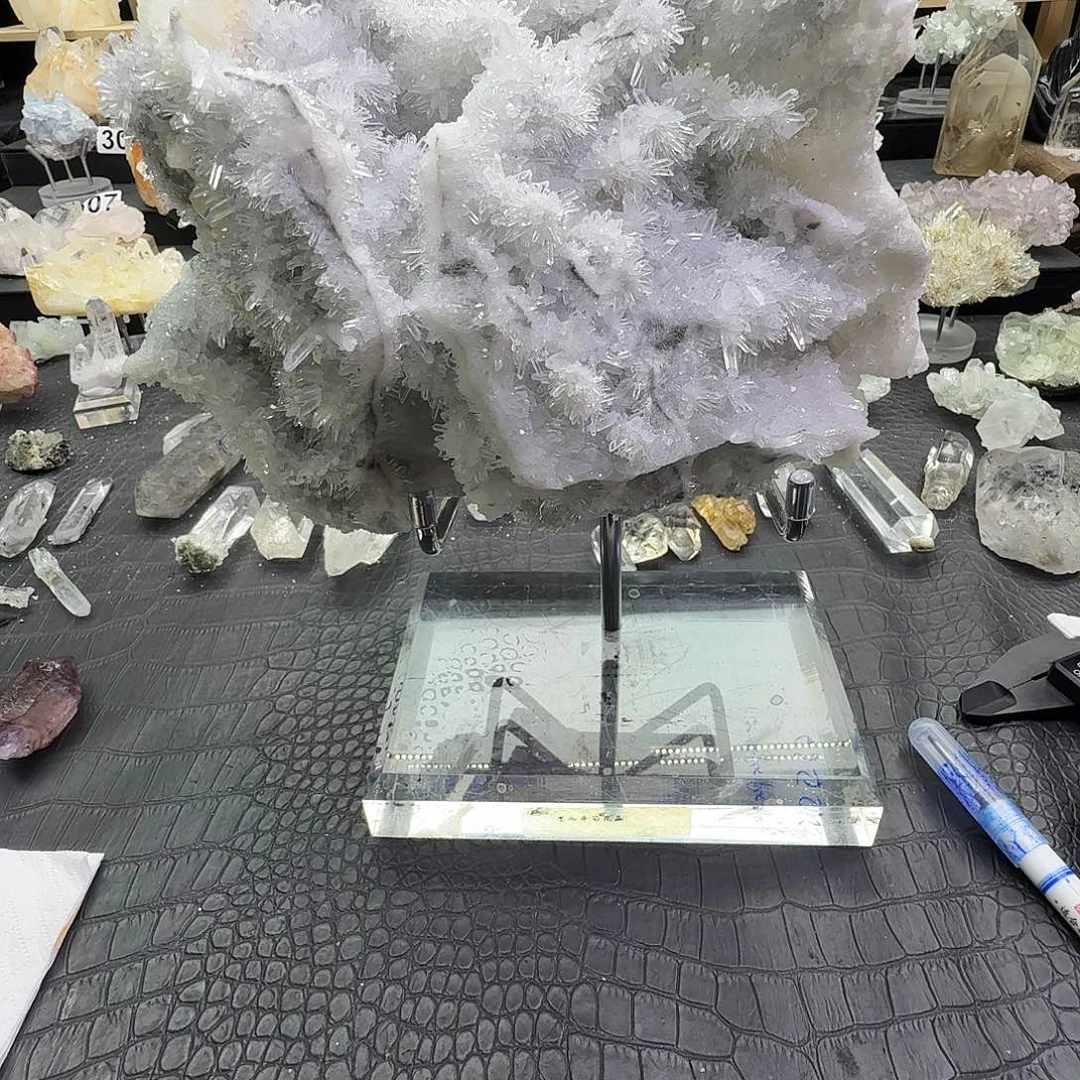 冰***娃石材天然水晶摆件