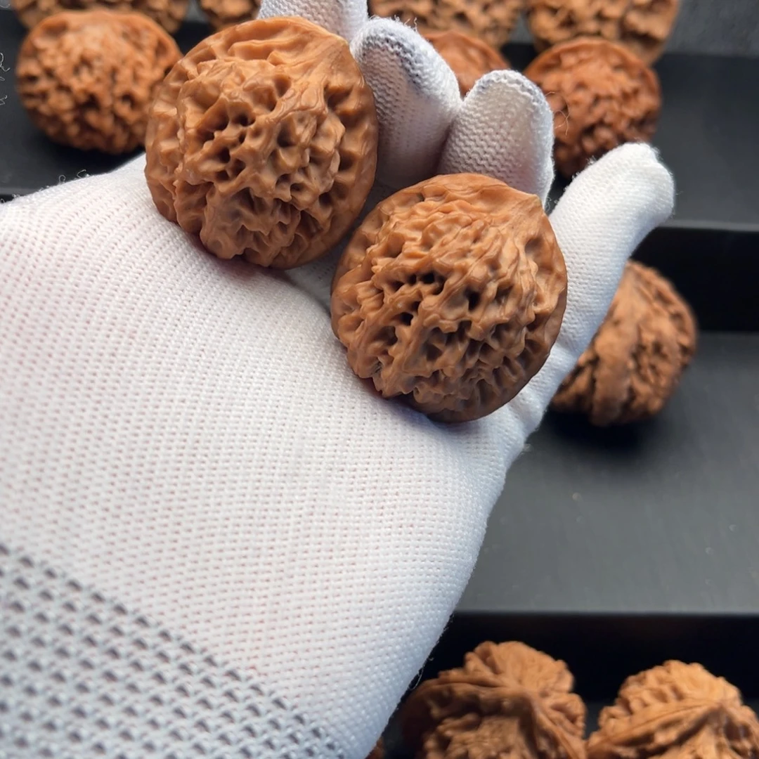 栗***念文玩核桃把件秦闷黄尖