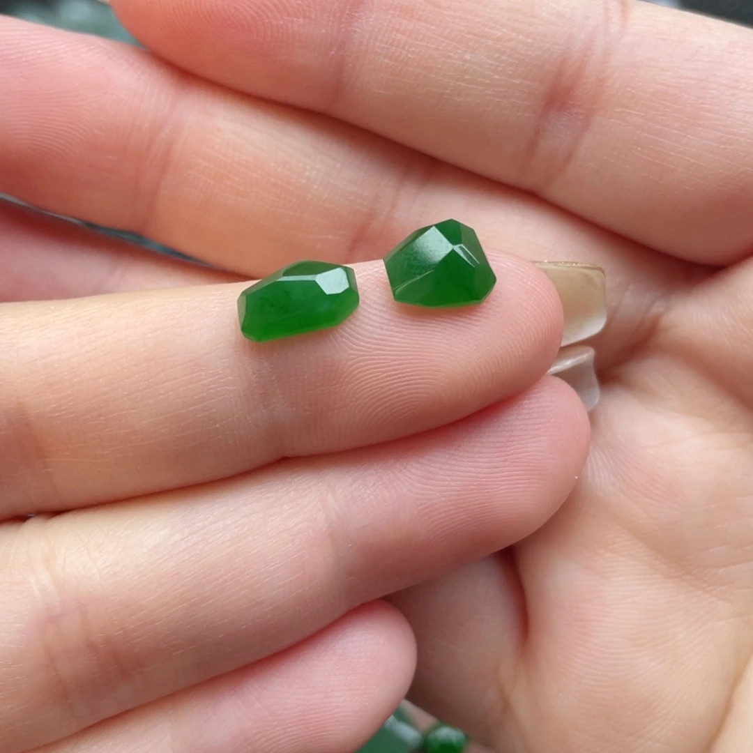 未镶嵌挂件翡翠似**阳    翡翠