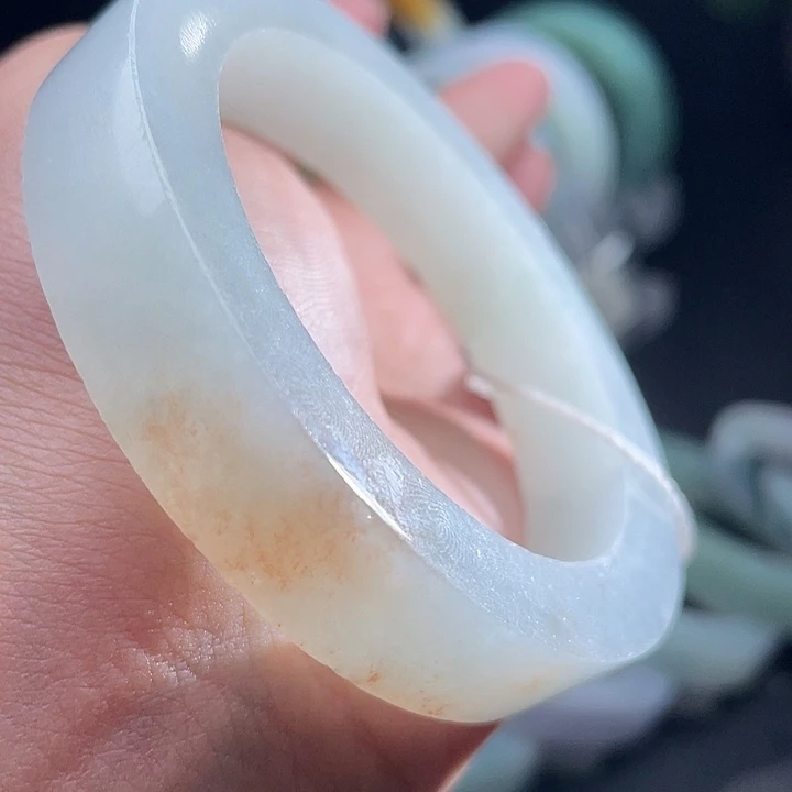定制翡翠未镶嵌翡翠手镯