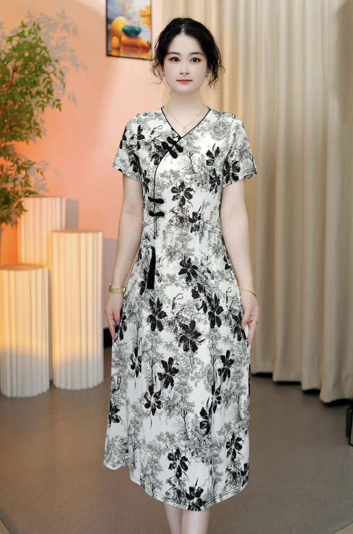 2025夏季新款冰麻碎花连衣裙女收腰修身外穿大摆裙中长款洋气裙子