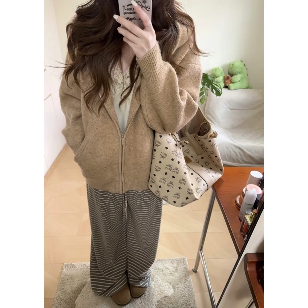 松弛感宽松针织连帽毛衣外套女+针织短裤两件套装 81191